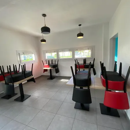 Kyriad Direct La Beaujoire Hotel 2*