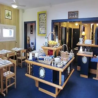 Kyriad Direct La Beaujoire Hotel 2*
