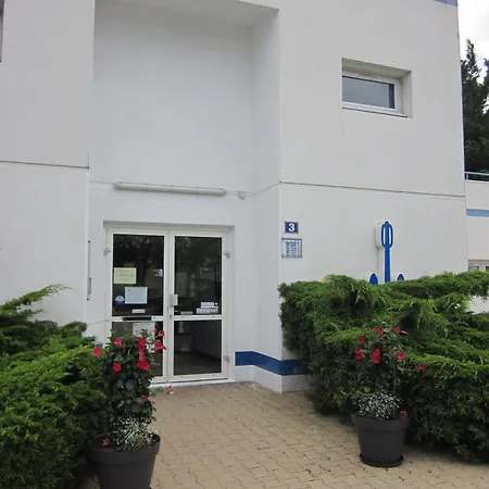 Kyriad Direct La Beaujoire Hotel 2*